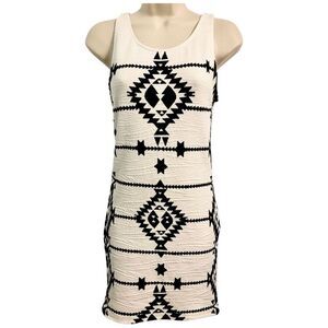 H & M Tribal Aztec Native American Bodycon Mini Dress Size Small white and black